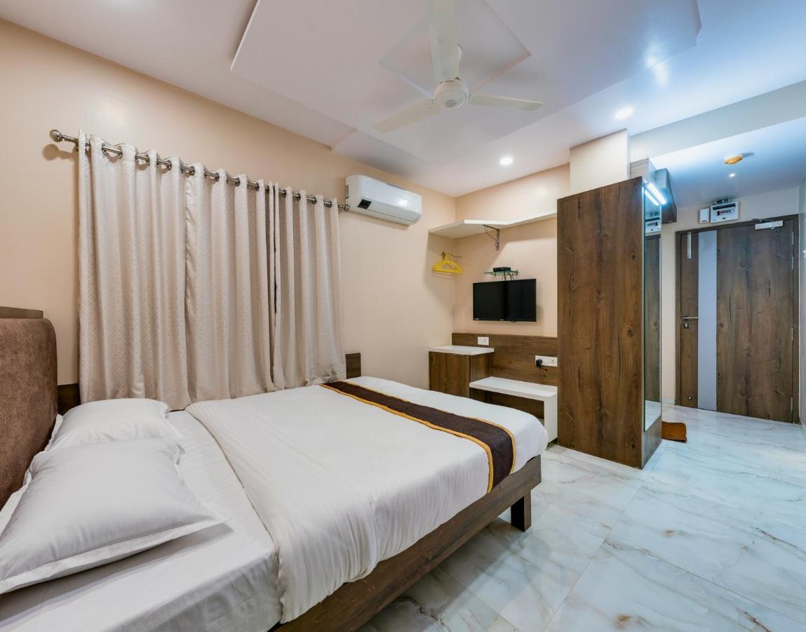 Hotel Aatithya Satkar Near Mahalaxmi Temple Kolhapur Exterior foto
