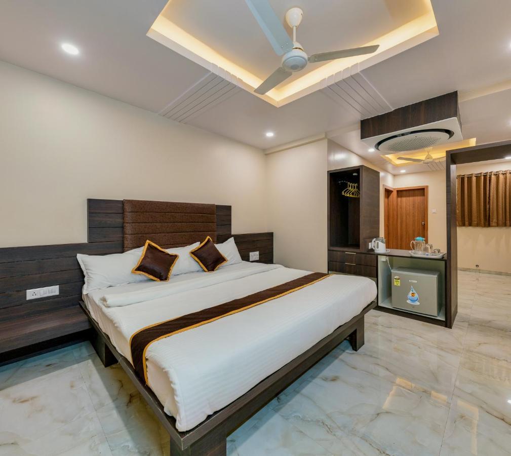 Hotel Aatithya Satkar Near Mahalaxmi Temple Kolhapur Exterior foto